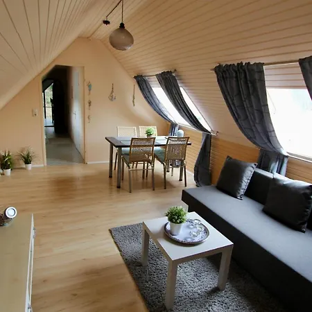 Wunderschoen Zwischen Ortsausgang Und Waldesrand Gelegene, Schoene