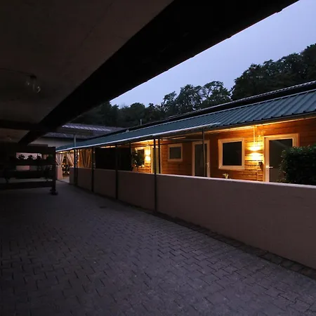 Wunderschoen Zwischen Ortsausgang Und Waldesrand Gelegene, Schoene アパート