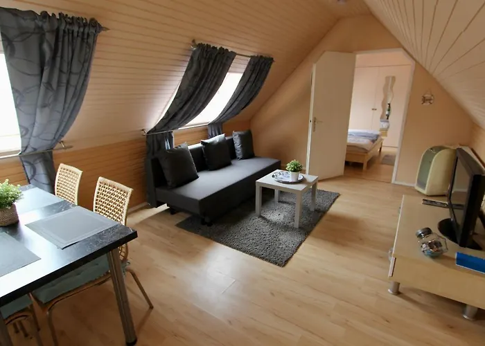 Wunderschoen Zwischen Ortsausgang Und Waldesrand Gelegene, Schoene ヘルツォーゲンラート