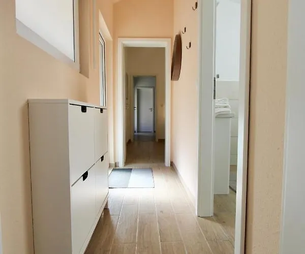 Wunderschön Zwischen Ortsausgang Und Waldesrand Gelegene, Schöne * Herzogenrath