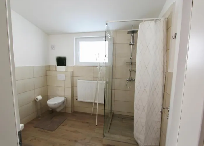 Wunderschön Zwischen Ortsausgang Und Waldesrand Gelegene, Schöne Herzogenrath