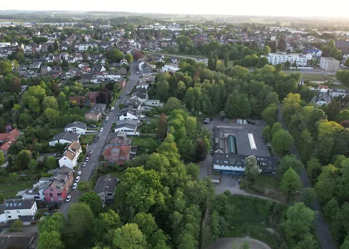 Wunderschön Zwischen Ortsausgang Und Waldesrand Gelegene, Schöne Apartment