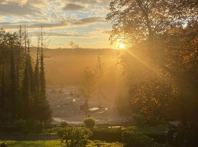 Apartment Wunderschön Zwischen Ortsausgang Und Waldesrand Gelegene, Schöne *