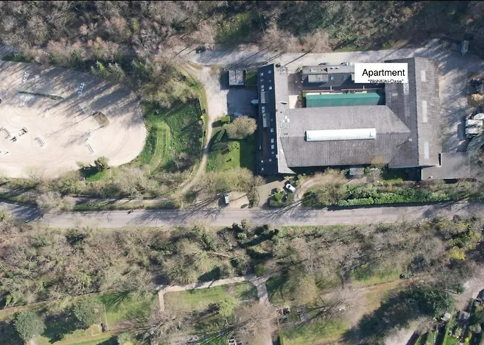 Wunderschoen Zwischen Ortsausgang Und Waldesrand Gelegene, Schoene