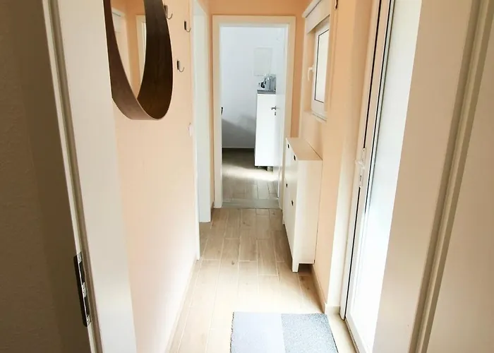 Wunderschön Zwischen Ortsausgang Und Waldesrand Gelegene, Schöne *