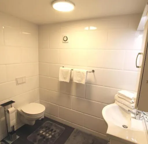 Wunderschoen Zwischen Ortsausgang Und Waldesrand Gelegene, Schoene