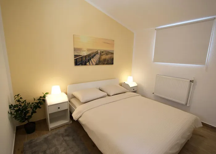 Apartment Wunderschön Zwischen Ortsausgang Und Waldesrand Gelegene, Schöne *