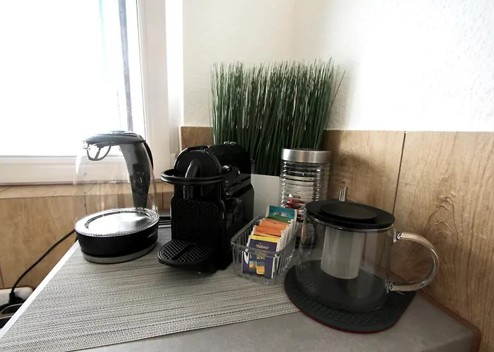 Wunderschoen Zwischen Ortsausgang Und Waldesrand Gelegene, Schoene * ヘルツォーゲンラート